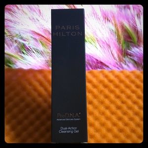 PARIS HILTON SKINCARE PRO DNA CLEANSING GEL
